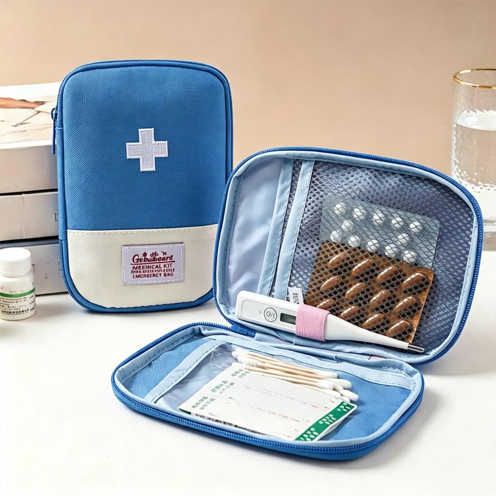 First Aid Travel Kit - حقيبة إسعافات أولية محمولة ذات سعة
