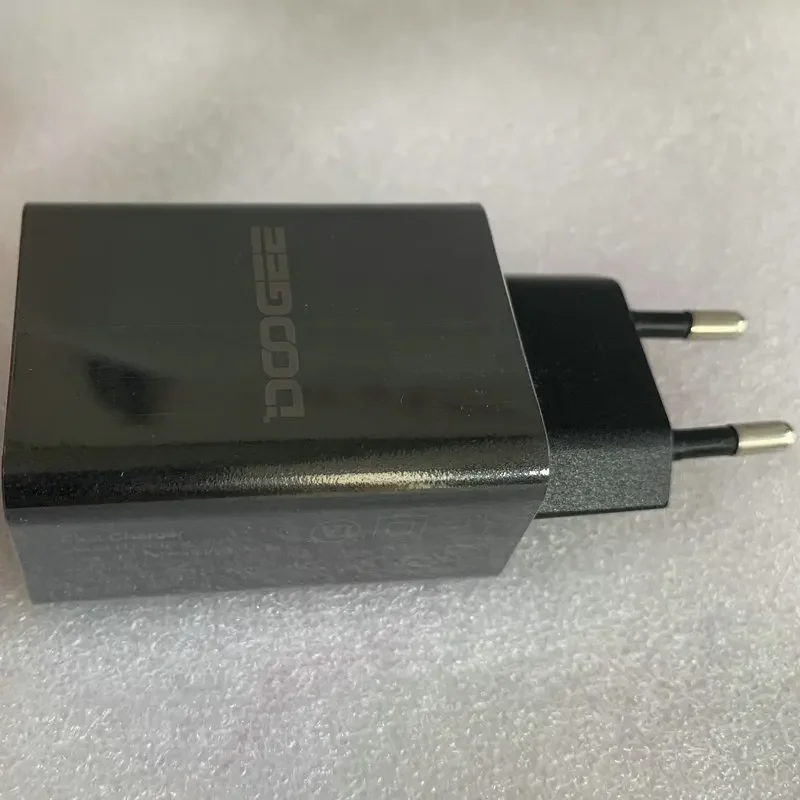 محول طاقة لـ doogee v20 pro v1 - مراجعة Travel Accessories Inc وسعره