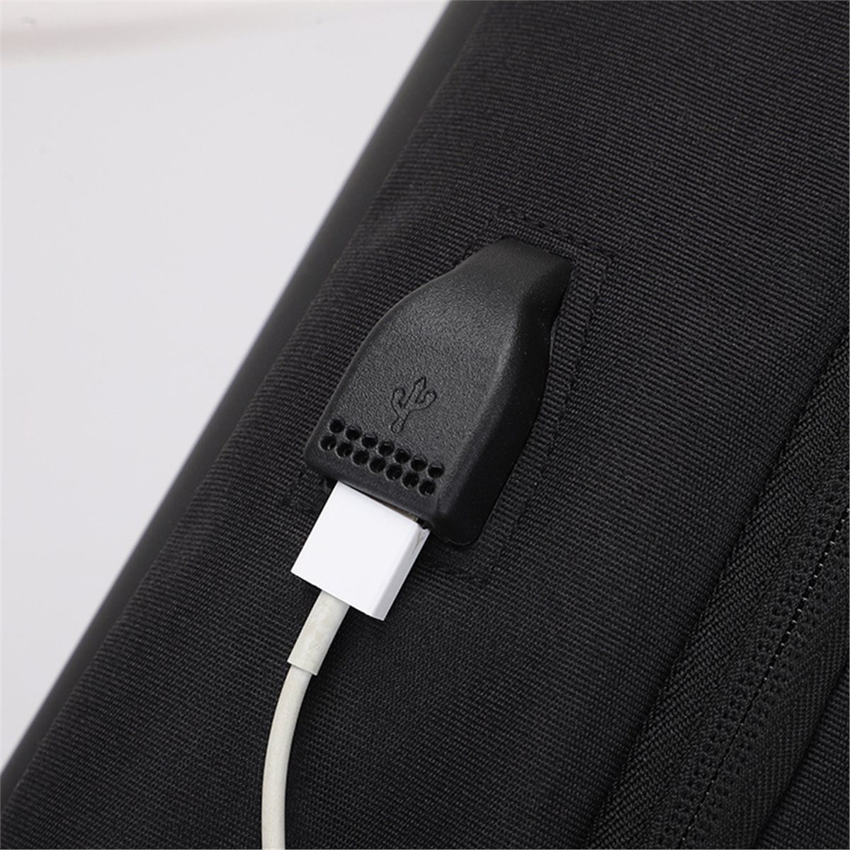 حقيبة ظهر واقية صلبة T57C Tool - مراجعة Travel Accessories Inc وسعره