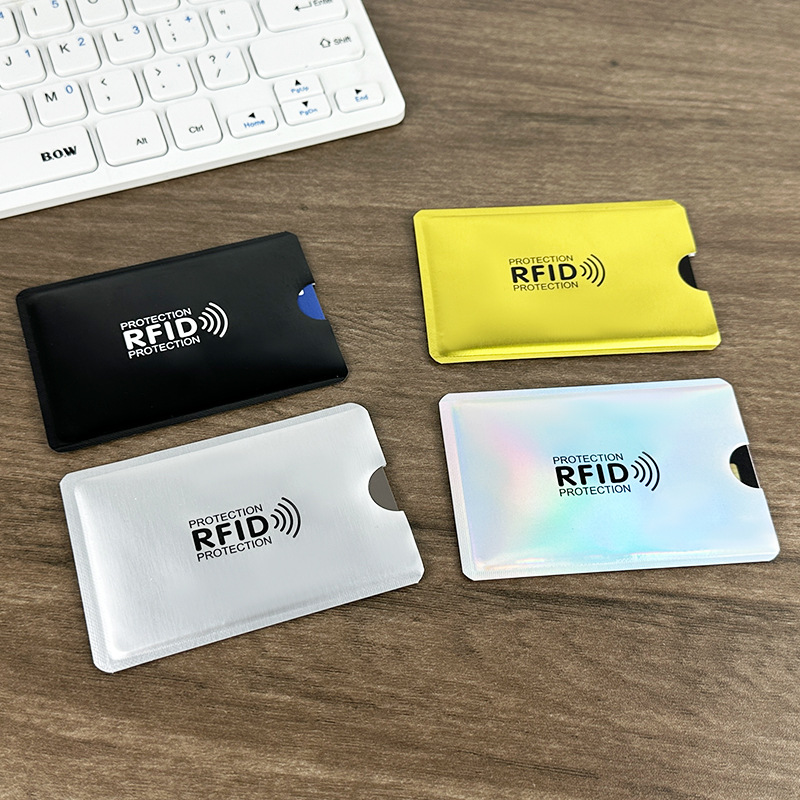 أغلفة بطاقات مانعة لتقنية RFID - مراجعة Travel Wallet Slim وسعره